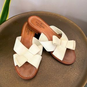 Kate Spade Becky Bow Crisscross Slide Leather Sandal, white size 7